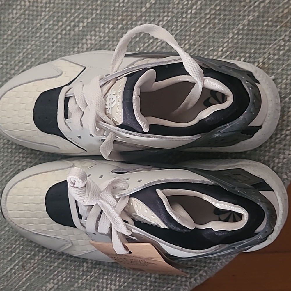 NWT Nike Air Hurache